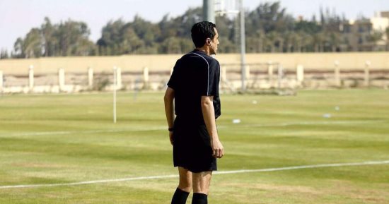 تقنية حكم "الفيديو" ترى النور فى الدورى اليوم.. اتحاد الكرة يضع شروطا لتنفيذها.. والتكنولوجيا والمحاضرات سر اختيار الحكام المعتزلين مؤخراً .. و9 آلاف جنيه تكلفة التطبيق باليوم الأول