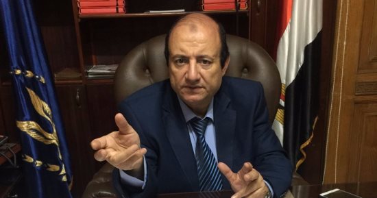 ضبط أصحاب محلات بدالة تموينية لتهريبهم أطنان سكر وزيت مدعم للسوق السوداء