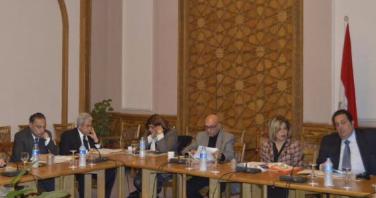 مشيرة خطاب تجتمع بأعضاء المجلس الاستشارى لدعمه ترشحها بمقر "الخارجية"