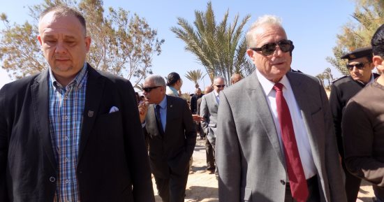 بالصور .. عمدة مجرى: لابد من أن نتعاون مع مصر لتطوير "حمام موسى"