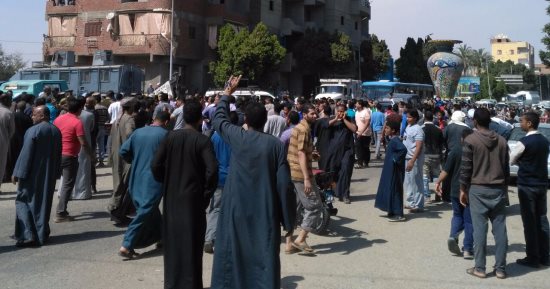 مريض إيدز يغسل كلى بمستشفى بلقاس .. والأهالى يعترضون خوفا من العدوى