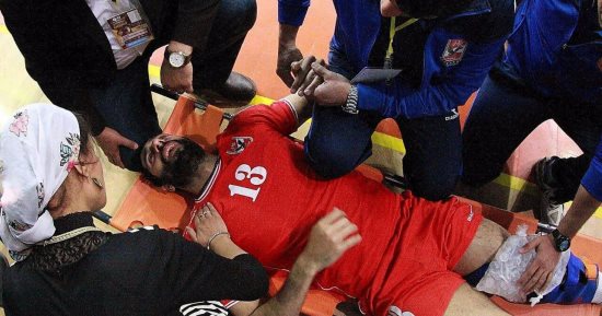 بالفيديو.. إصابة منعم "الأهلي" فى نهائى الطائرة