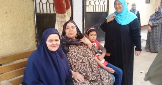 بالفيديو.. خروج التلاميذ المصابين بالتسمم من مستشفى أشمون العام 