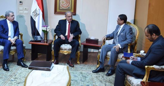 رئيس الوزراء يلتقى السفير الهندى بالقاهرة لبحث سبل التعاون المشترك