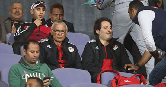 بالصور.. كوبر يحضر ودية منتخب المحليين أمام بنين فى الدفاع الجوى