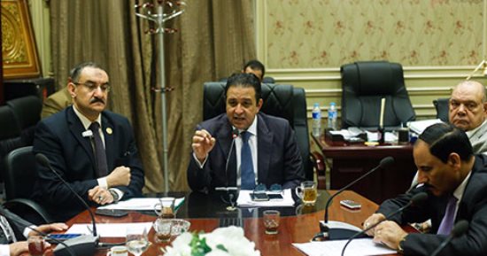 بالصور.. مارجريت عازر تطلب رفع سن زواج الفتيات إلى 21 سنة.. وعابد يرد: يخالف الشريعة
