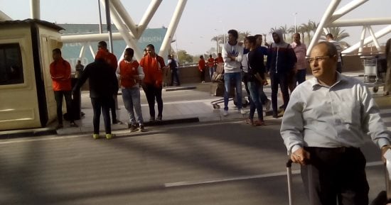 وصول مشجعى الأهلى مطار القاهرة لاستقبال بعثة كرة الطائرة