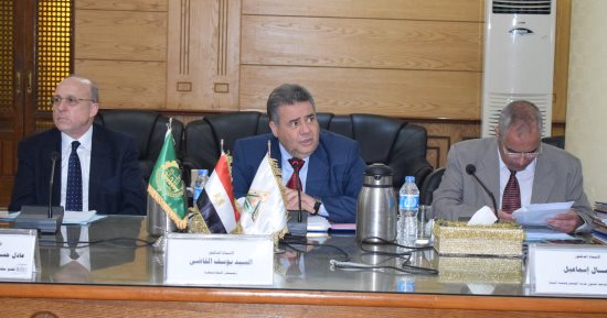 رئيس جامعة بنها : لن نسمح بأى تجاوز من الطلاب..وترسيخ الاحترام مع الأساتذة 