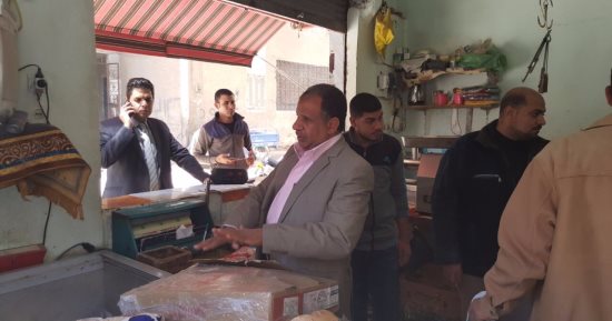 بالصور.. الرقابة الإدارية تعدم كميات من اللحوم فى حملة بأسيوط