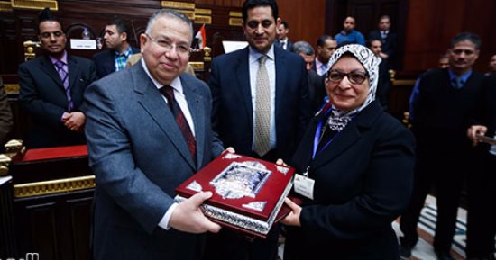 صور.. تكريم الأمهات المثاليات فى مجلس النواب