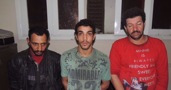 القبض على 3 أشخاص أثناء تنقيبهم عن الأثار داخل عقار خلف حى مصر القديمة