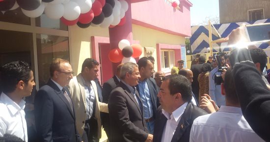 بالفيديو.. وزير الشباب ومحافظ بنى سويف يفتتحان حمام سباحة بنادى متحدى الإعاقة
