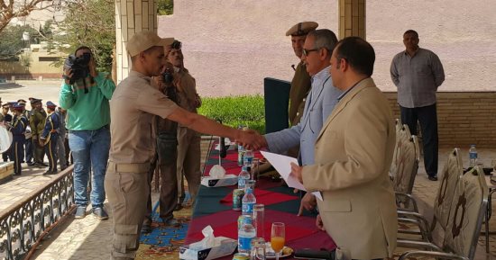بالفيديو والصور.. مدير أمن سوهاج يشهد الاحتفال بـ"يوم المجند" بالجبل الغربى
