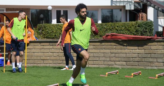 بالصور.. محمد صلاح يظهر فى تدريبات روما بعد معسكر الفراعنة