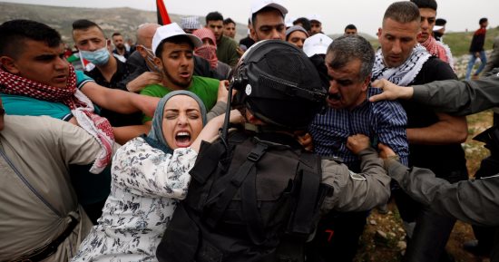 بالصور.. إصابه 50 شخصا فى قمع الاحتلال لمسيرات إحياء يوم الأرض فى فلسطين 