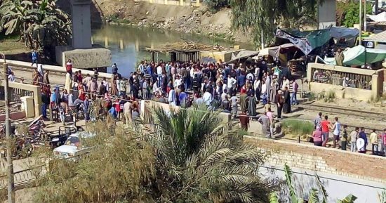 وفاة شخصين فى اصطدام قطار بسيارة على مزلقان بمنطقة برج العرب فى الإسكندرية