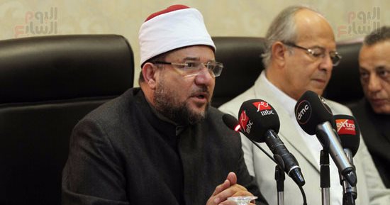 وزير الأوقاف يعلن إعادة ملتقى الفكر الإسلامى بمسجد الإمام الحسين 