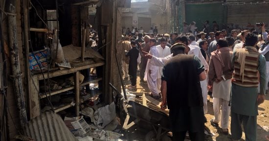 بالصور.. ارتفاع ضحايا تفجير باكستان لـ22 قتيلا و 70 مصابا وجماعة الأحرار تتبنى الحادث 