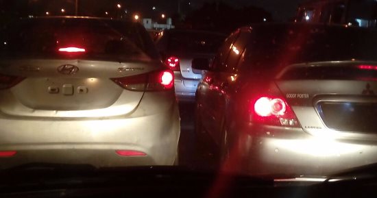 قارئ يرصد سيارتين بدون لوحات معدنية بشارع صلاح سالم  