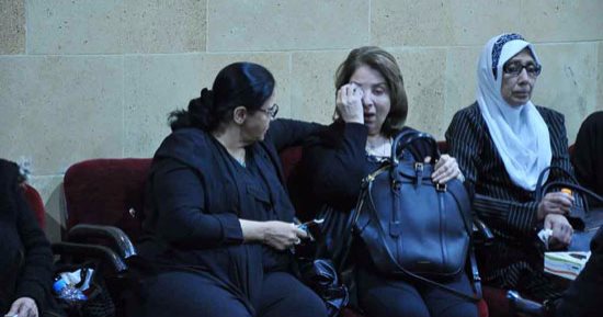 بوسى وأشرف زكى وعمرو مصطفى وأنوشكا فى عزاء المخرج عادل صادق