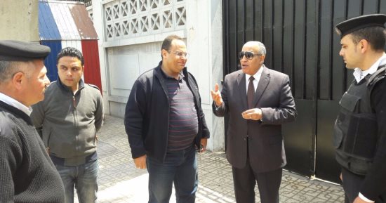 مساعد وزير الداخلية يتفقد الخدمات الأمنية بمحيط الكنائس