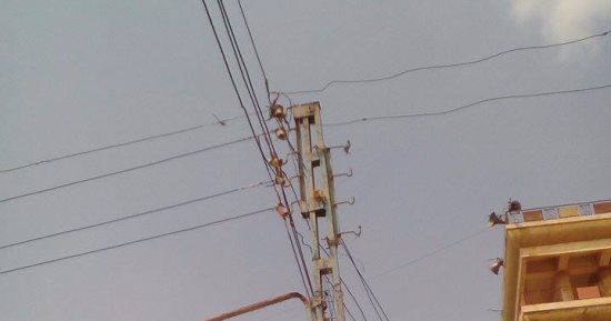 بالصور.. شكوى من تهالك أعمدة الإنارة بقرية فى الدقهلية