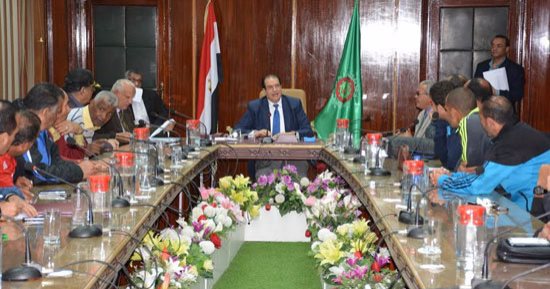 500 جنيه مكافأة محافظ الدقهلية للاعبى المنصورة بعد الفوز على غزل المحلة