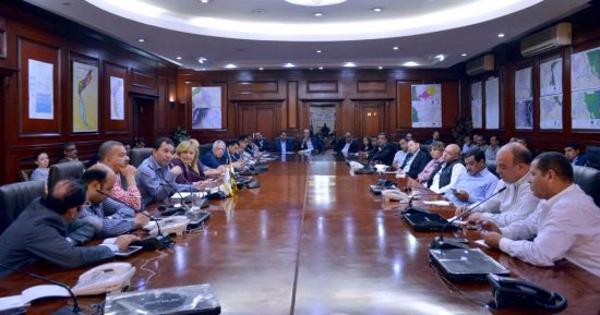 بالصور.. محافظ الأقصر خلال إجتماعه بلجنة الصحة بالبرلمان:إنشاء 3 مستشفيات جديدة
