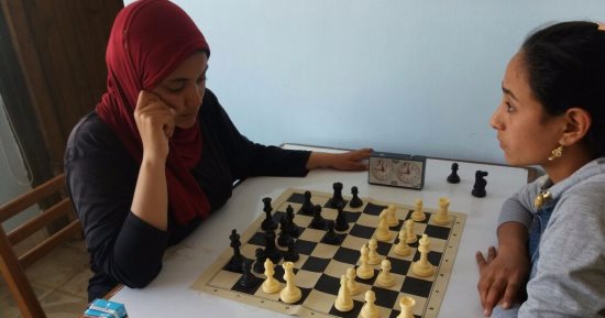 كلية الآداب تفوز بالمركز الأول فى بطولة الشطرنج بجامعة المنيا