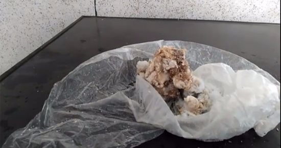 ضبط مواد غذائية منتهية الصلاحية وألعاب نارية فى حملة تموينية بالغربية