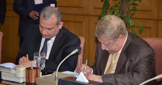 بالصور .. محافظ الإسماعيلية يناقش مع صندوق تطوير العشوائيات إنشاء سوق حلقة السمك المتطور
