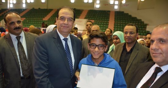 بالفيديو.. محافظ الدقهلية يشهد احتفالية يوم اليتيم ويكرم ١٧٠ منهم