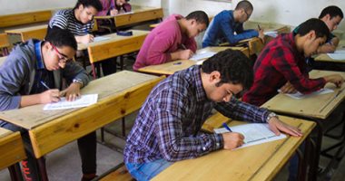 طلاب الثانوية يمتحنون فى الديناميكا والفلسفة والمنطق بـ"البوكليت الثالث"