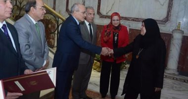 بالصور..وزارة الإنتاج الحربى تكرم 20 أما مثالية.. والعصار: أقل شىء نقدمه