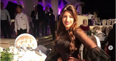 هايدى موسى تحتفل بفوزها بجائزة الميما كأفضل مطربة صاعدة لعام 2017
