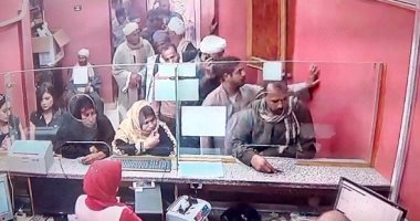 بنك مصر: إقبال ملحوظ للمواطنين على فروع البنك لبيع الدولار