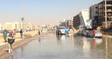 زحام مرورى بسبب كسر ماسورة مياه فى محور المشير طنطاوى