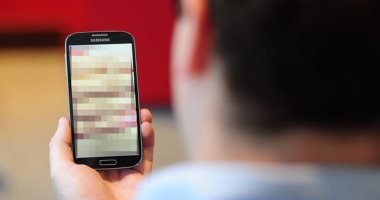 "فيس بوك" يطلق أداة جديدة للحد من ابتزاز الفتيات بصور إباحية 