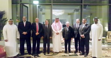 رئيس هيئة الاستثمار يعود من دبى بعد عرضه لفرص الاستثمار على شركات الإمارات
