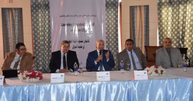 محافظة أسوان و6 جهات بحثية يناقشون حل أزمة المياه الجوفية بالمحافظة