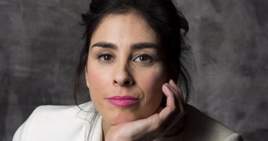 سارة سيلفرمان تقدم برنامجا يناقش الأوضاع السياسية والاجتماعية فى أمريكا