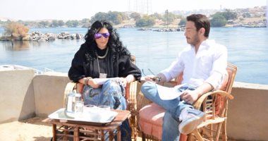بالصور.. حورية فرغلى وأحمد زاهر يصوران "الحالة ج" فى أسوان