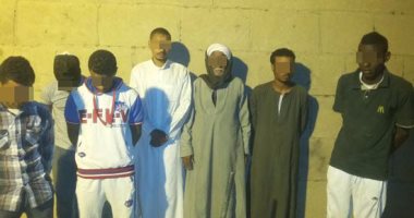 القبض على 7 أشخاص يحفرون خلسة تحت رمسيس الثانى بـ جبل السلسلة فى أسوان