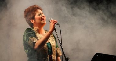 المطربة روضة عبد الله ضيفة الإعلامى جميل ظاهر فى برنامج "كلام فى الفن"