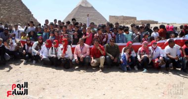"مستقبل وطن" يحتفل مع الأيتام فى عيدهم تحت سفح الأهرامات