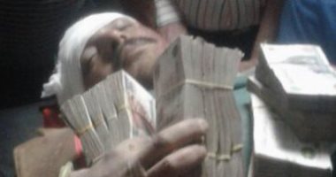 إصابة 3 أشخاص فى انقلاب سيارة ملاكى بالطريق الصحراوى الشرقى بسوهاج