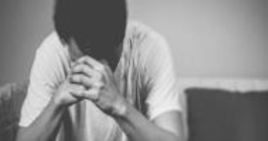 الثدى الكبير وتورم الخصتين.. أعراض خطيرة لدى الرجل لا تتجاهلها