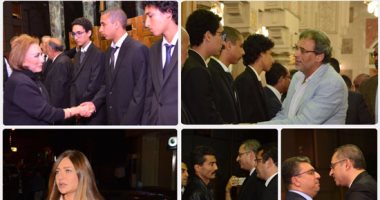 وزير الثقافة وفاروق حسنى ونجوم الفن فى عزاء الناقد سمير فريد