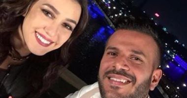 كندة علوش لجمهورها: "استونى مع الإعلامى صبحى عطرى قريبا جدا"