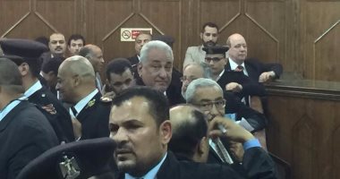 بالفيديو والصور.. محامون يشتبكون مع سامح عاشور بمجلس الدولة بسبب شروط القيد